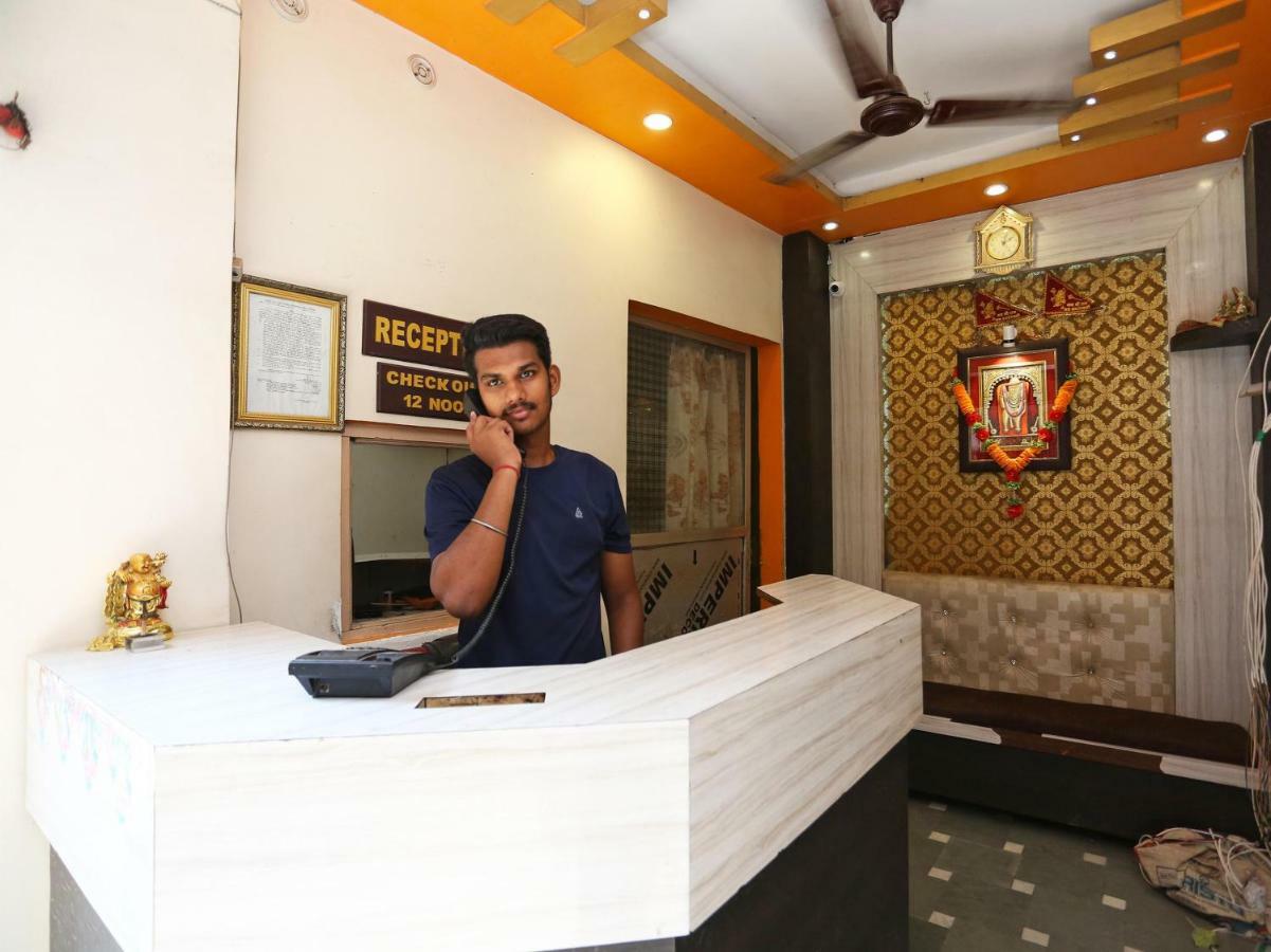 Spot On 45585 Hotel Aakash Ganga Varanasi Exteriör bild