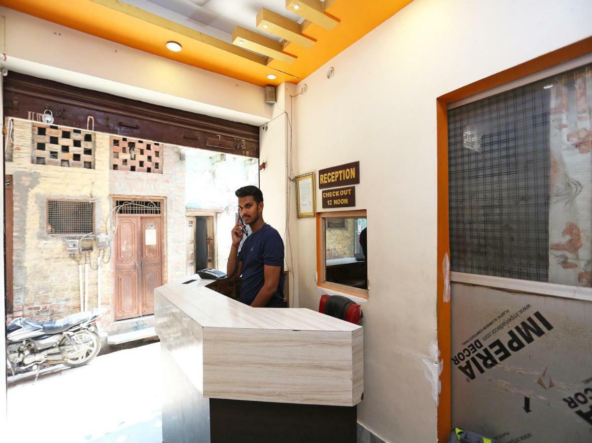 Spot On 45585 Hotel Aakash Ganga Varanasi Exteriör bild