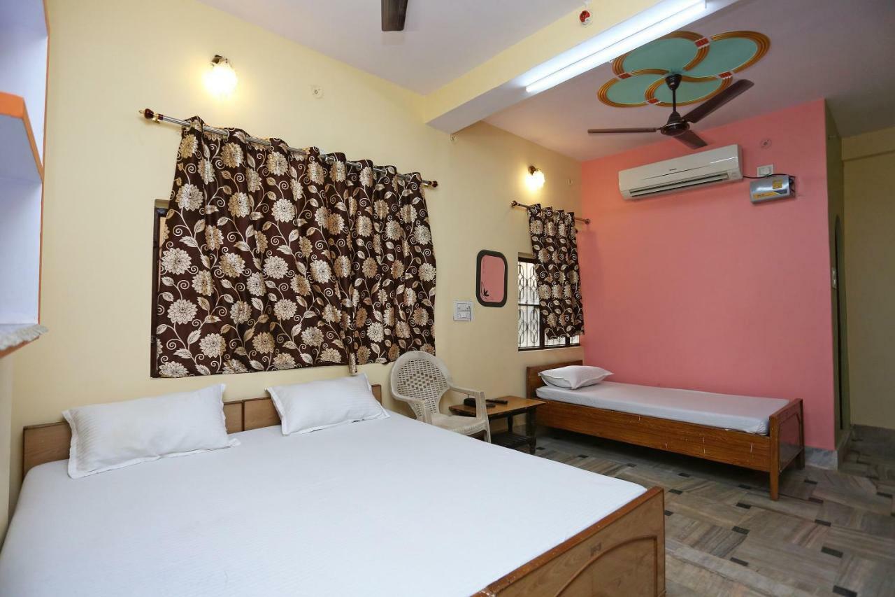 Spot On 45585 Hotel Aakash Ganga Varanasi Exteriör bild