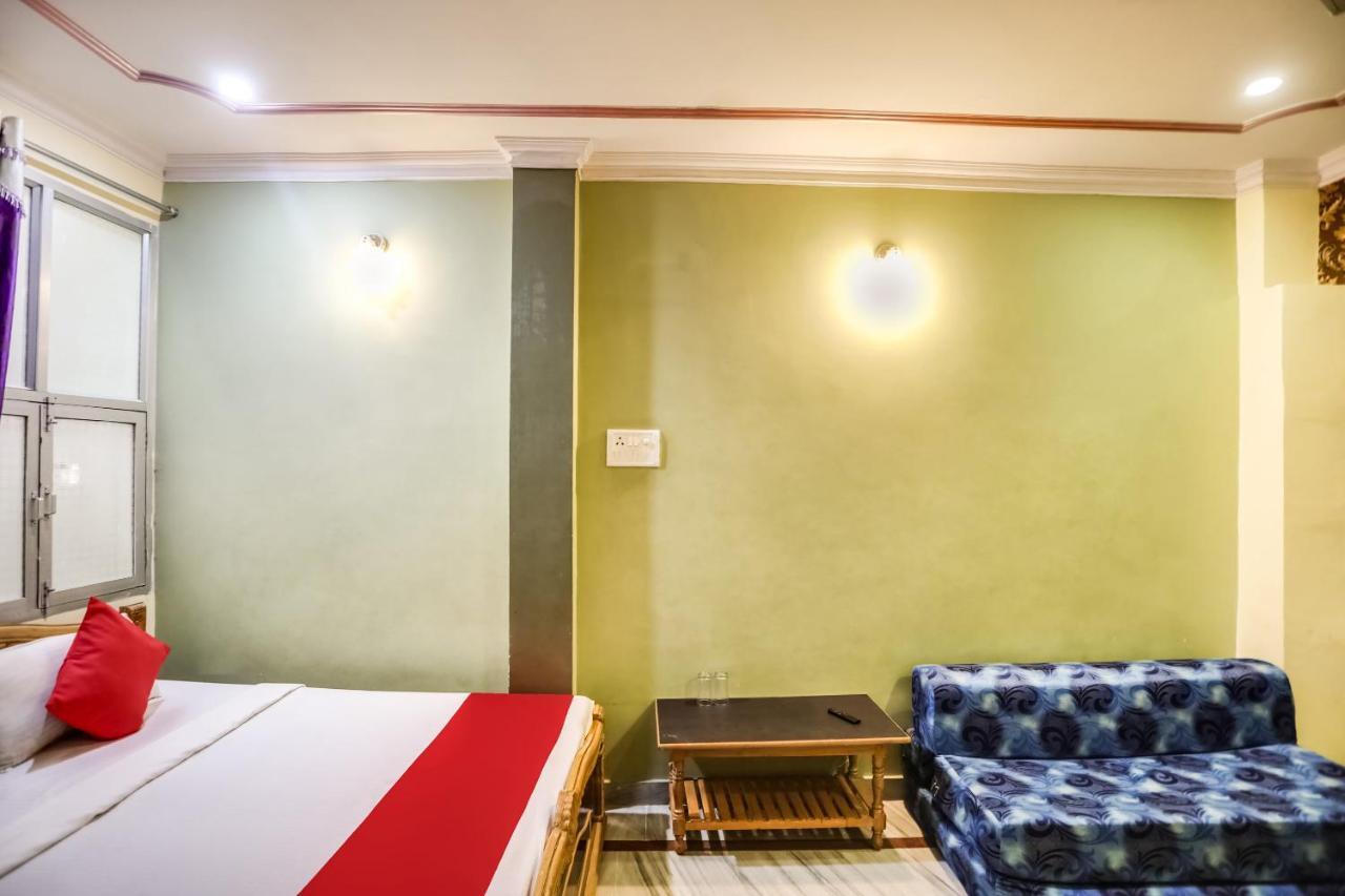 Spot On 45585 Hotel Aakash Ganga Varanasi Exteriör bild