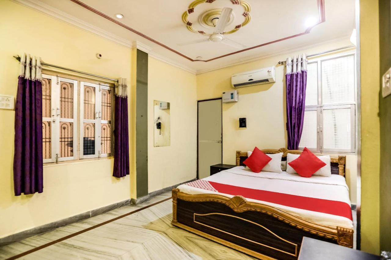Spot On 45585 Hotel Aakash Ganga Varanasi Exteriör bild