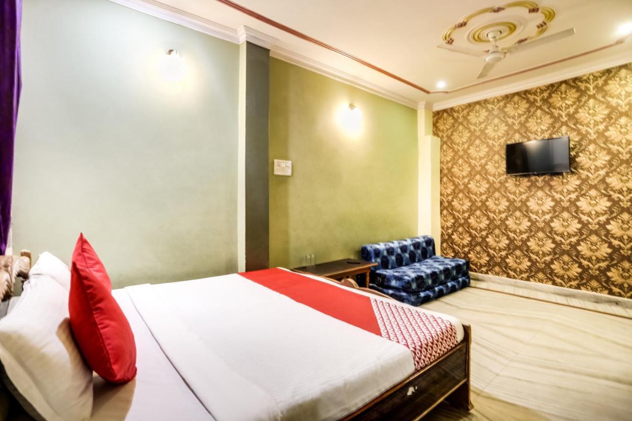 Spot On 45585 Hotel Aakash Ganga Varanasi Exteriör bild