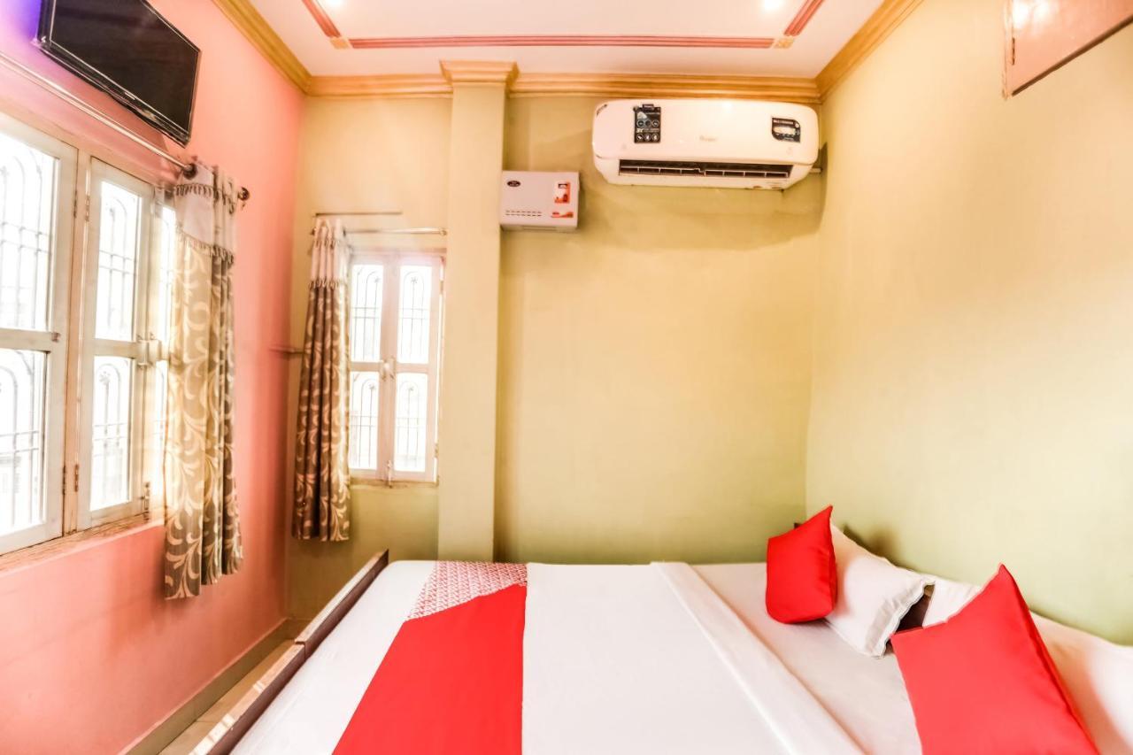Spot On 45585 Hotel Aakash Ganga Varanasi Exteriör bild